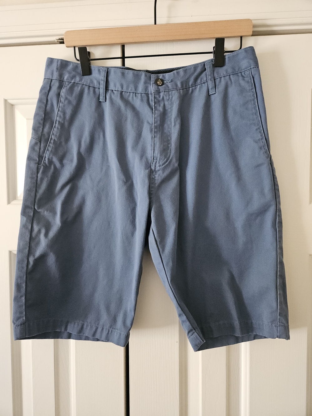 Volcom Men's W 31 Blue Cotton/Polyester Chino Shorts Solid Flat Front 10" Inseam